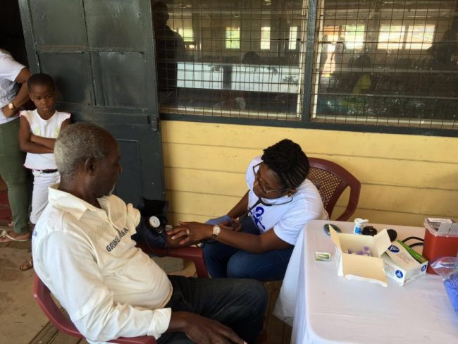 checking-blood-pressure-958×719